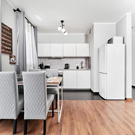 Apartment Wroclaw Sikorskiego With Free Garage By Renters Prestige Kültér fotó