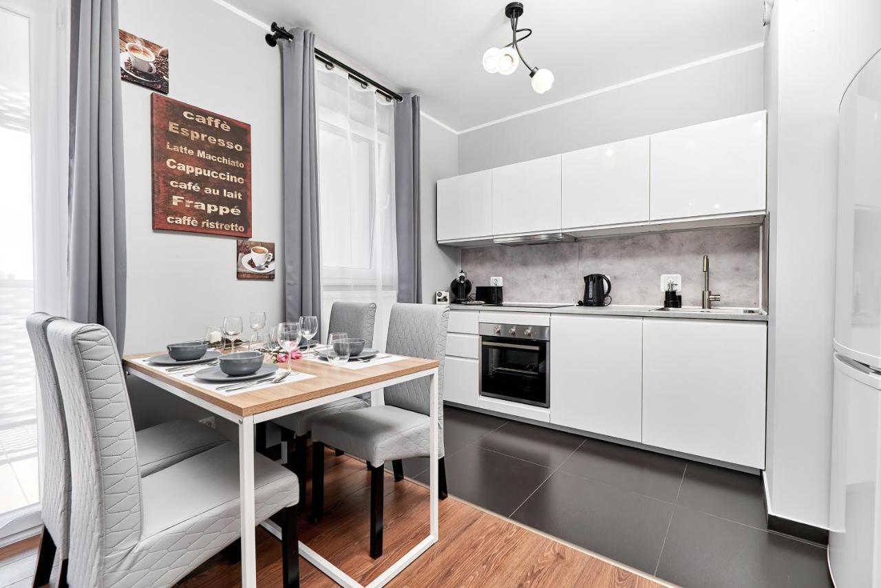 Apartment Wroclaw Sikorskiego With Free Garage By Renters Prestige Kültér fotó