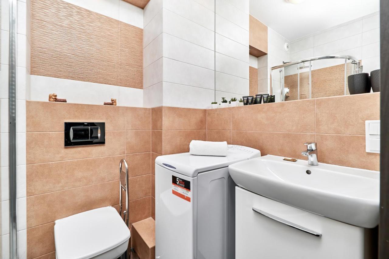 Apartment Wroclaw Sikorskiego With Free Garage By Renters Prestige Kültér fotó