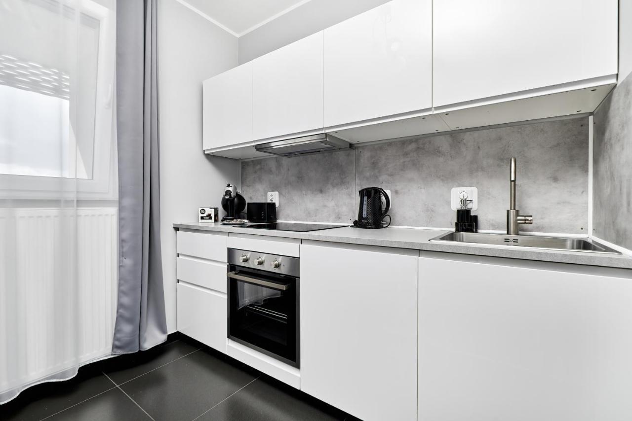 Apartment Wroclaw Sikorskiego With Free Garage By Renters Prestige Kültér fotó